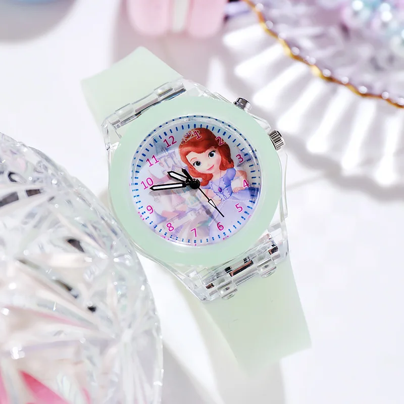 Disney – Montre Enfant Princesse Elsa & Sophia | Montre Lumineuse Enfant avec Bracelet Silicone, Quartz Digital Frozen 2 – Image 5
