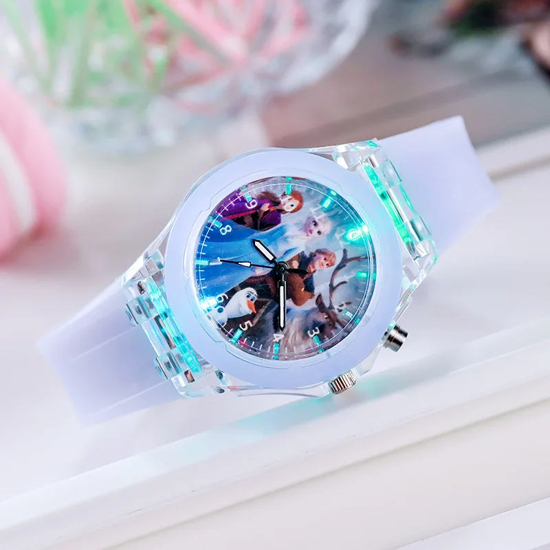 Disney – Montre Enfant Princesse Elsa & Sophia | Montre Lumineuse Enfant avec Bracelet Silicone, Quartz Digital Frozen 2 – Image 15