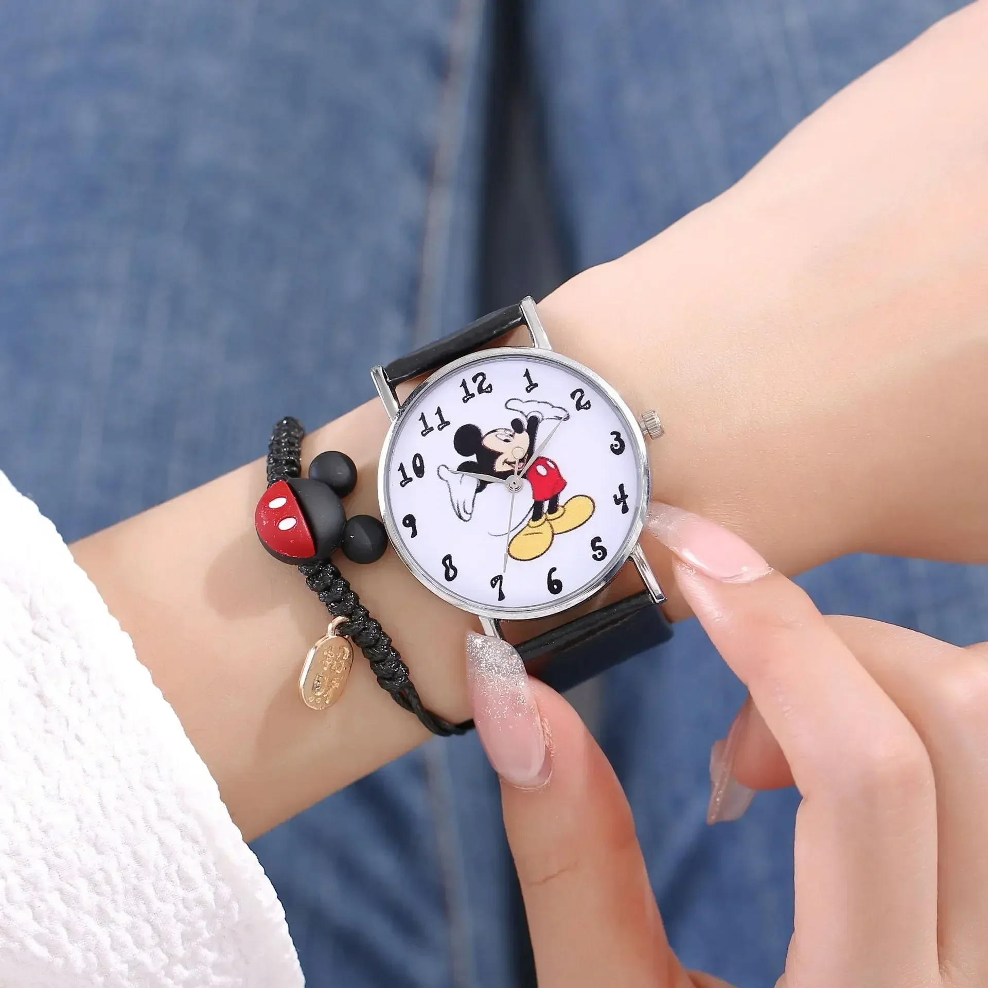 Montre Disney Mickey Mouse – Montre Quartz Acier Inoxydable Haut de Gamme | Montre Unisexe Élégante & Décontractée, Cadeau Idéal – Image 5